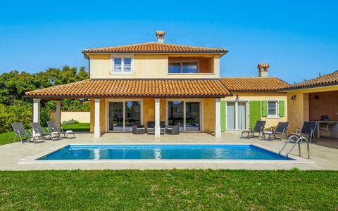 Flori: Ciel, Bâtiment, Plante, Propriété, Fenêtre, Maison, Arbre, Porte, Lot Terre, Piscine