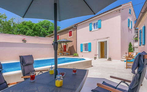 Mala Mare: Propriété, Bleu, Bâtiment, Maison, Domicile, Immobilier, Pièce, Vacances, Meubles, Patio