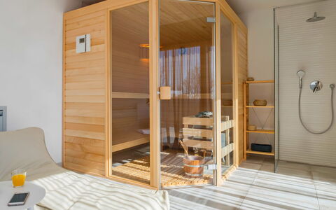 A.r.t.: Pièce, Meubles, Sauna, Lit, Chambre, Architecture, Design Intérieur, Bâtiment, Porte, Maison
