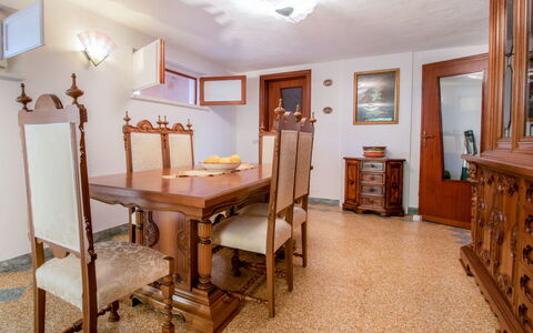 Serenella: Pièce, Propriété, Meubles, Bâtiment, Design Intérieur, Immobilier, Maison, Sol, Plafond, Table