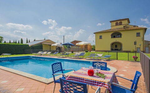 La Salciaia: Propriété, Piscine, Bâtiment, Maison, Immobilier, Recours, Vacances, Domicile, Loisir, Villa