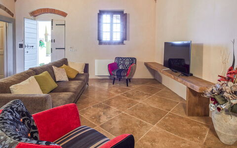 La Salciaia: Salon, Pièce, Propriété, Meubles, Design Intérieur, Immobilier, Bâtiment, Maison, Sol, Table