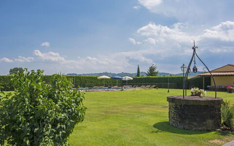 La Salciaia: Lot Terre, Ciel, Herbe, Propriété, Nuage, Prairie, Famille Grass, Pelouse, Zone Rurale, Paysage