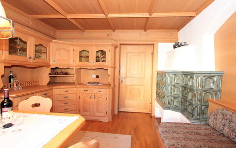 Sonnblick: Pièce, Propriété, Bâtiment, Meubles, Plafond, Design Intérieur, Maison, Sol, Immobilier, Domicile