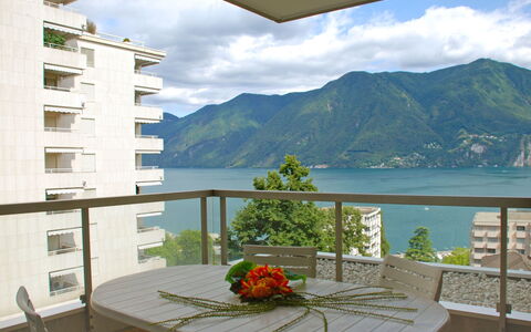 Apt. Lugano Majestic Panorama: Propriété, Balcon, Pièce, Bâtiment, Maison, Design Intérieur, Appartement, Immobilier, Domicile, Architecture