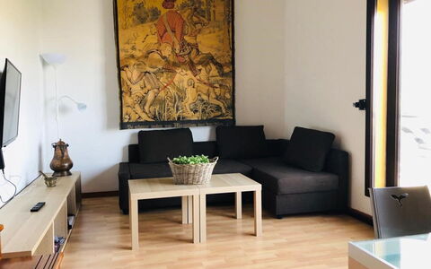 Bellevue: Pièce, Design Intérieur, Propriété, Meubles, Sol, Bâtiment, Salon, Mur, Maison, Parquet