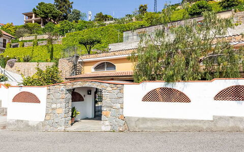 Villa Lamarmora: Architecture, Maison, Domicile, Hacienda, Balcon, Biens, Villa, Allée