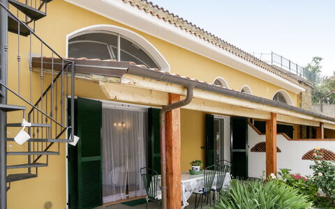 Villa Lamarmora: Propriété, Bâtiment, Maison, Immobilier, Domicile, Architecture, Façade, Cour, Toit, Biens
