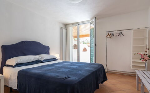 Villa Lamarmora: Chambre, Lit, Meubles, Pièce, Drap De Lit, Propriété, Cadre De Lit, Matelas, Literie, Sol