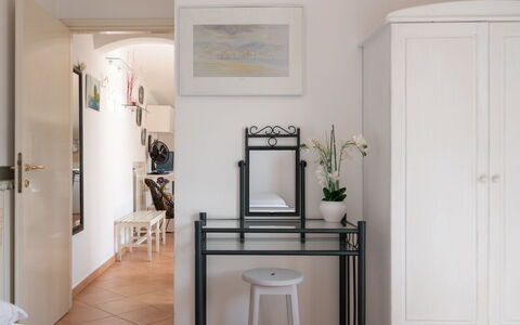Villetta Laura: Pièce, Blanc, Propriété, Meubles, Sol, Design Intérieur, Bâtiment, Plafond, Maison, Tuile