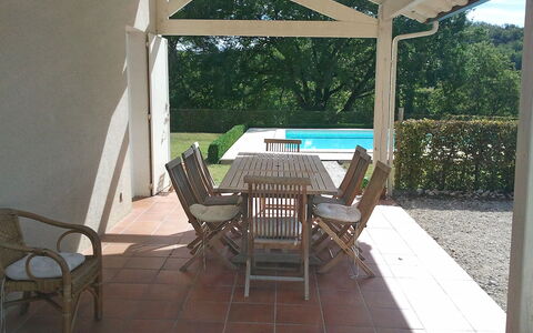 Lapeyriere: Propriété, Patio, Ombre, Bâtiment, Maison, Pièce, Immobilier, Meubles, Arrière-Cour, Porche