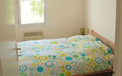 Lapeyriere: Chambre, Lit, Drap De Lit, Pièce, Propriété, Literie, Meubles, Cadre De Lit, Sol, Produit