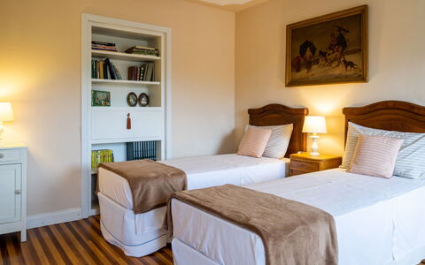 Rachele: Chambre, Meubles, Lit, Pièce, Propriété, Drap De Lit, Cadre De Lit, Design Intérieur, Sol, Matelas