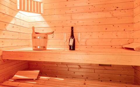 Lakeside Village 4 (+ Sauna): Marron, Propriété, Bois, Bâtiment, Design Intérieur, Brickwork, Brique, Sol, Sol, Tache De Bois