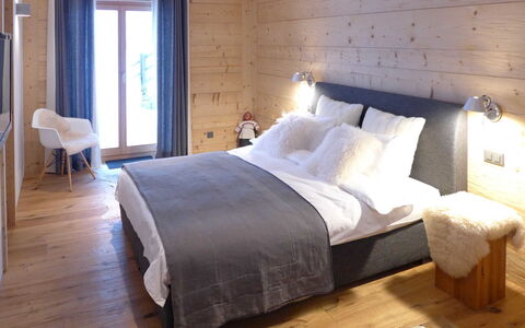 Crans-Montana 643: Chambre, Lit, Meubles, Pièce, Propriété, Cadre De Lit, Drap De Lit, Design Intérieur, Literie, Sol