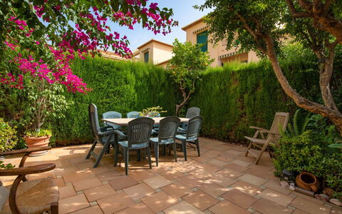 Jardines del Mar: Propriété, Patio, Immobilier, Maison, Cour, Arrière-Cour, Jardin, Arbre, Domicile, Cour