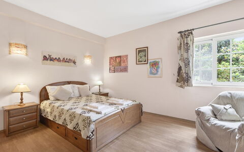 Monte Meco: Meubles, Lit, Design Intérieur, Chambre, Sol, Pièce, Bois, Sol, Plafond, Literie