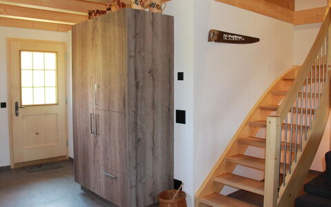 Alphaus Hasler: Bâtiment, Porte, Bois, Escaliers, Fenêtre, Tache De Bois, Sol, Sol, Maison