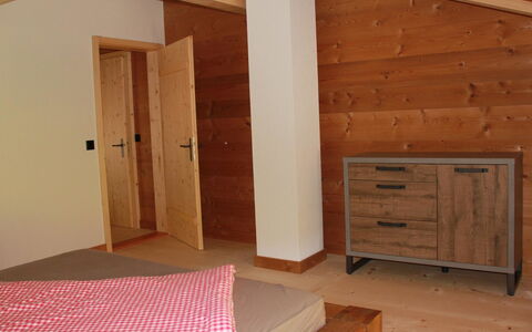 Alphaus Hasler: Propriété, Cabinetry, Bois, Bâtiment, Tiroir, Sol, Tache De Bois, Sol, Porte