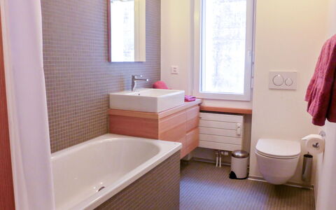 Armina: Salle De Bains, Luminaire Plomberie, Lavabo, Design Intérieur, Sol, Évier, Sol, Robinet, Toilette, Armoire De Toilette