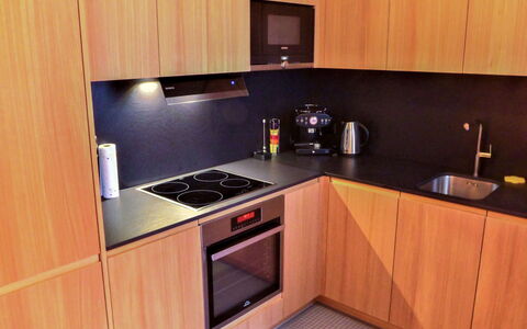 Armina: Appareil De Cuisine, Cuisine, Bois, Sol, Principaux Appliance, Comptoir, Cabinetry, Design Intérieur, Électroménager, Sol