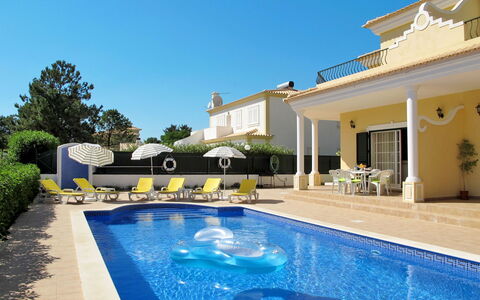 Vila Sol: Piscine, Propriété, Bâtiment, Immobilier, Maison, Domicile, Biens, Zone Résidentielle, Villa, Recours