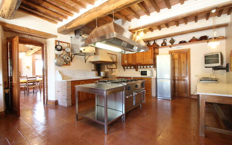 Villa Venanzo: Bâtiment, Propriété, Pièce, Sol, Meubles, Design Intérieur, Parquet, Dur, Faisceau, Plafond
