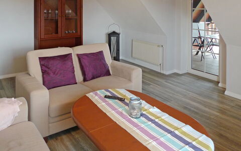 Alina: Pièce, Propriété, Meubles, Chambre, Design Intérieur, Sol, Table, Bâtiment, Immobilier, Maison