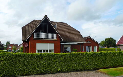 Alina: Propriété, Maison, Domicile, Zone Résidentielle, Immobilier, Bâtiment, Toit, Architecture, Chalet, Lot Terre