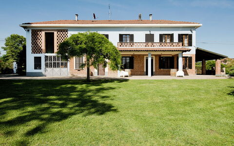 San Giacomo: Propriété, Maison, Domicile, Bâtiment, Biens, Immobilier, Pelouse, Architecture, Herbe, Lot Terre