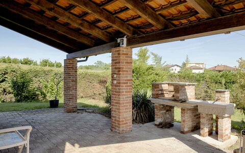 San Giacomo: Propriété, Bâtiment, Maison, Immobilier, Pièce, Porche, Domicile, Biens, Patio, Architecture