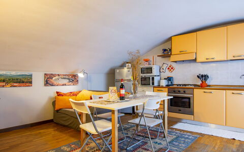 La Rondine (Luu280): Meubles, Propriété, Cabinetry, Table, Comptoir, Chaise, Bois, Orange, Design Intérieur, Bâtiment