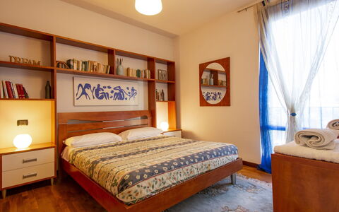 La Rondine (Luu280): Meubles, Propriété, Bâtiment, Fenêtre, Confort, Cabinetry, Cadre De Lit, Bois, Design Intérieur, Lit