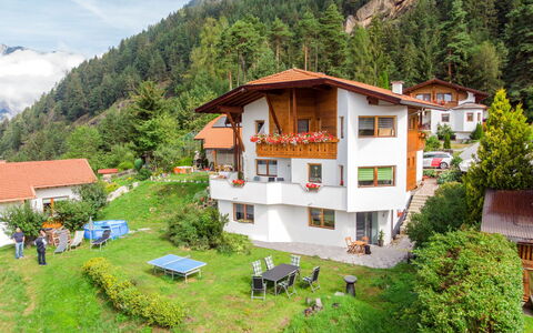 Ötz 150: Plante, Propriété, Ciel, Montagne, Bâtiment, Paysage Naturel, Arbre, Fenêtre, Maison, Lot Terre