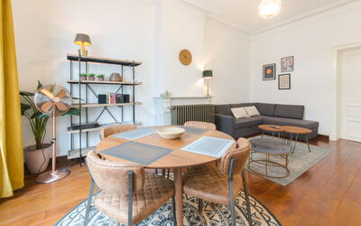 Kreef 450.2: Propriété, Pièce, Meubles, Design Intérieur, Sol, Bâtiment, Table, Salon, Maison, Immobilier