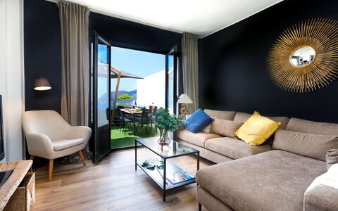 Creativo: Pièce, Meubles, Propriété, Design Intérieur, Salon, Bâtiment, Suite, Sol, Mur, Immobilier