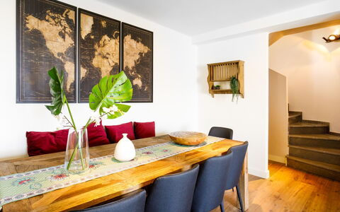 Creativo: Pièce, Design Intérieur, Salle À Manger, Propriété, Meubles, Bâtiment, Table, Plafond, Mur, Sol
