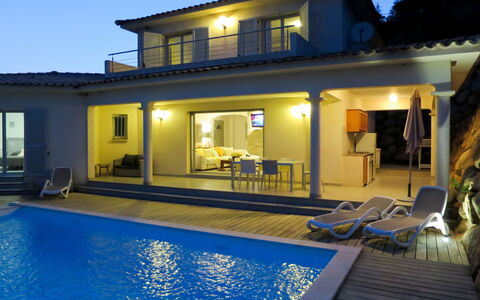 Villa Ottavi: Propriété, Maison, Piscine, Domicile, Bâtiment, Immobilier, Biens, Villa, Loisir, Architecture