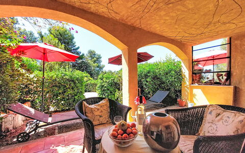 Villa Vivaris (Ven111): Piscine, Recours, Domicile, Eco Hôtel, Biens, Patio, Villa, Cour, Conception, Mobilier De Jardin