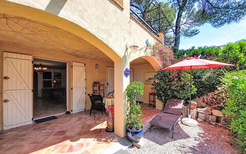 Villa Vivaris (Ven111): Piscine, Recours, Domicile, Eco Hôtel, Biens, Patio, Villa, Cour, Conception, Mobilier De Jardin