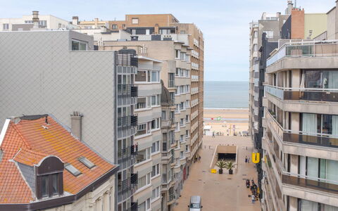 Rooftop Breeze with Parking: Zone Résidentielle, Quartier, Zone Urbaine, Toit, Architecture, Ville, Appartement, Bâtiment, Propriété, Zone Métropolitaine