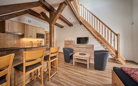 Na Pomezkách: Pièce, Propriété, Meubles, Bâtiment, Design Intérieur, Parquet, Maison, Dur, Bois, Sol