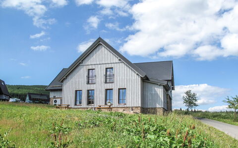 Na Pomezkách: Propriété, Maison, Ferme, Domicile, Ciel, Paysage Naturel, Ferme, Zone Rurale, Bâtiment, Lot Terre