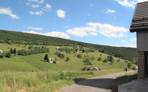 Na Pomezkách: Montagnes Relief, Ciel, Herbe, Montagnes, Propriété, Colline, Montagne, Prairie, Zone Rurale, Maison