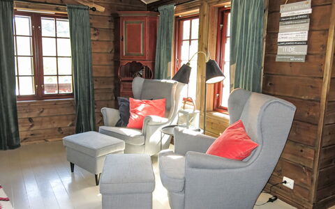 Prestebu: Propriété, Meubles, Fenêtre, Confort, Cadre, Bâtiment, Textile, Ombre, Design Intérieur, Architecture