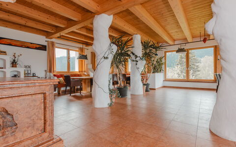 Mitteregg: Plante, Bâtiment, Bois, Design Intérieur, Éclairage, Plante D'Appartement, Sol, Sol, Dur