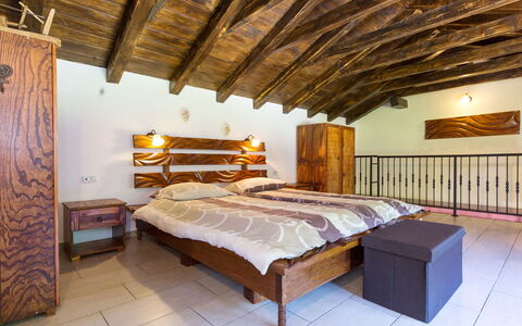 Natura: Chambre, Lit, Meubles, Pièce, Propriété, Drap De Lit, Cadre De Lit, Design Intérieur, Bâtiment, Literie