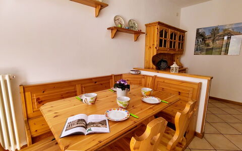 Relax: Table, Meubles, Cadre, Propriété, Bâtiment, Bois, Chaise, Design Intérieur, Sol, Tache De Bois