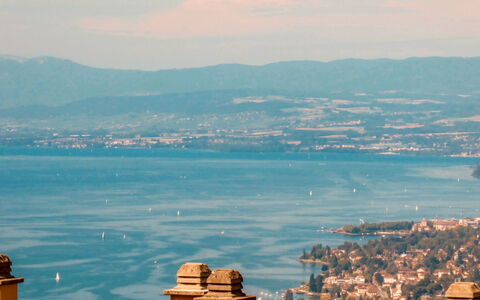 Bellevue: Ciel, Nuage, Bleu, Mer, Zone Urbaine, Horizon, Jour, Ville, Ville, Bleu Azur