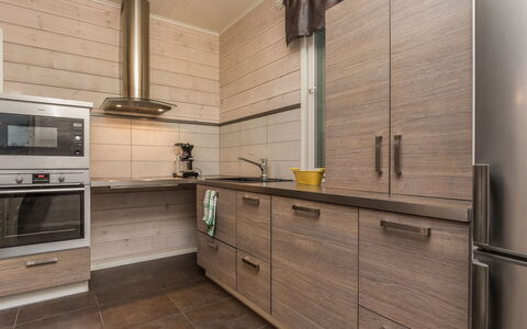 Pertunmaa 603: Cabinetry, Cuisine, Comptoir, Sol, Meubles, Bois, Appareil De Cuisine, Tiroir, Design Intérieur, Sol